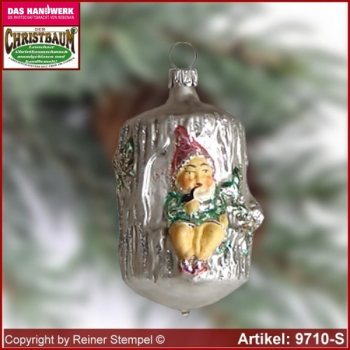 Dwarf in the tree trunk silver